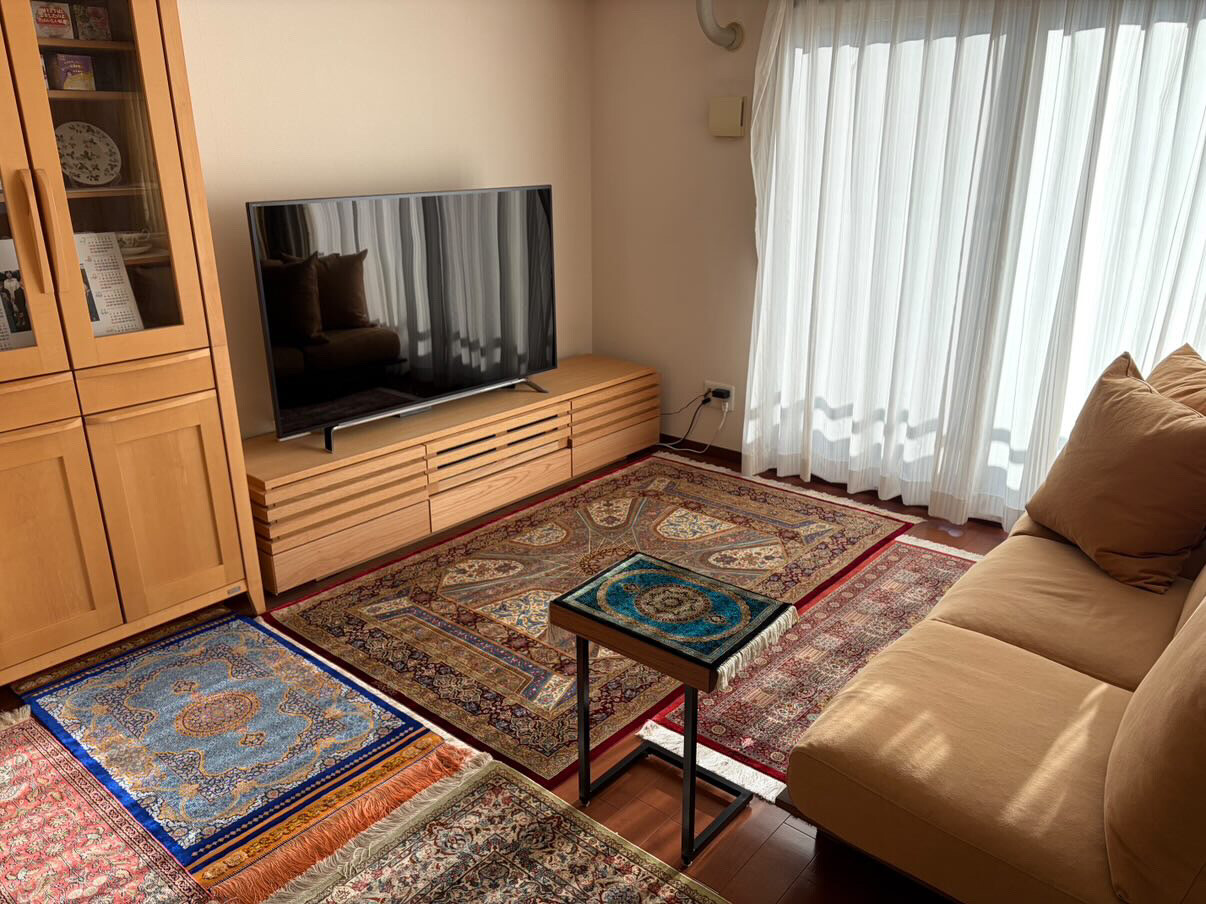 リビング　絨毯③