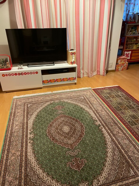 リビング　絨毯③
