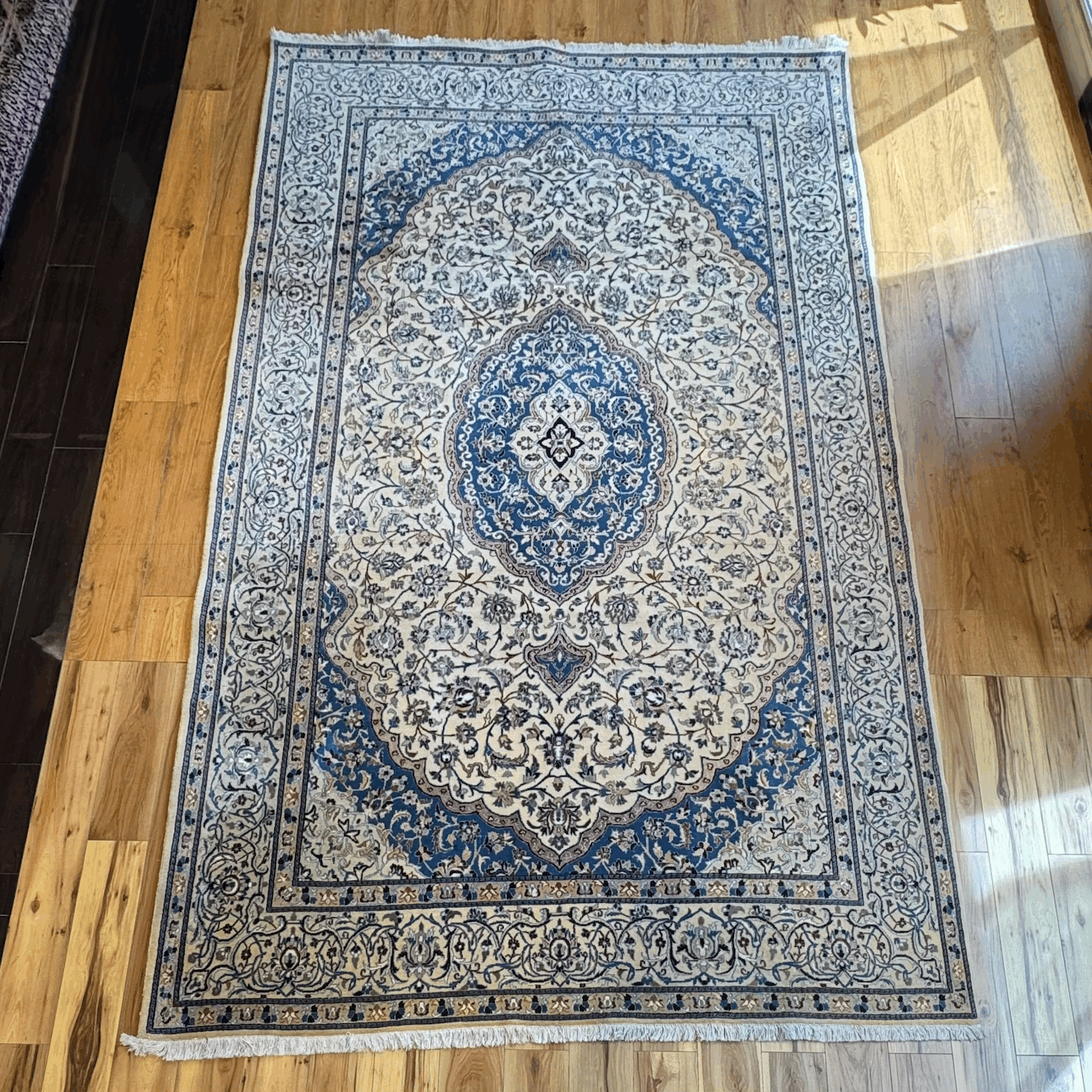 Nain 313×202