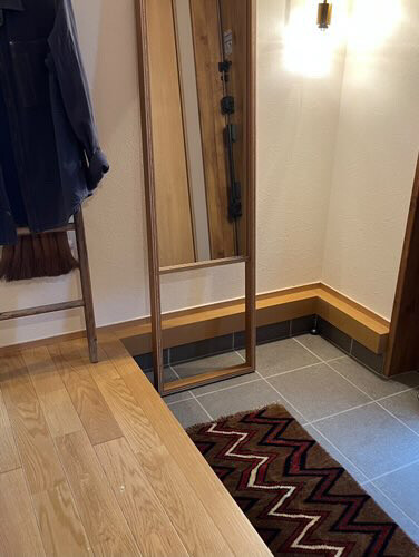 玄関　絨毯①