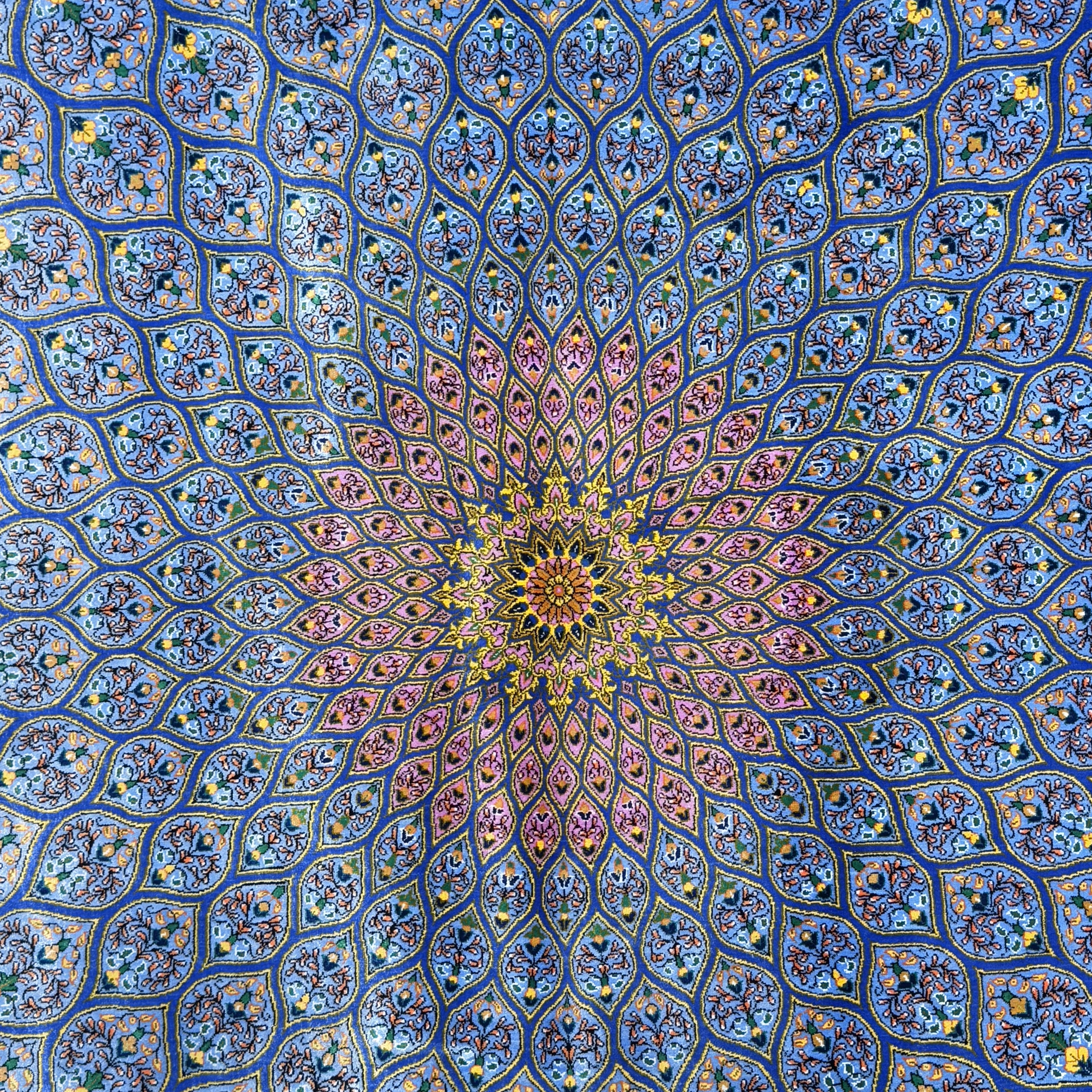 Qom　199×136