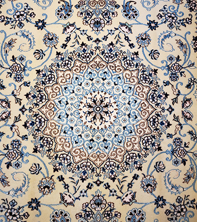 ナイン産のペルシャ絨毯