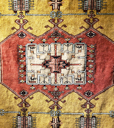 サラークス産のペルシャ絨毯